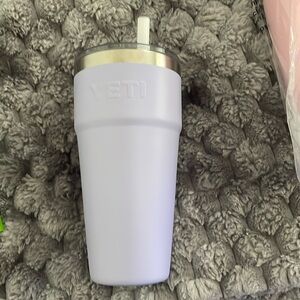 Yeti never been used rambler 26 ounce straw cup in cosmic purple!